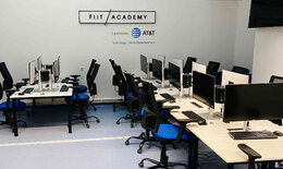 TS: Chcete rozšíriť vzdelanie svojich zamestnancov v oblasti IT? Prihláste ich do FIIT Academy.